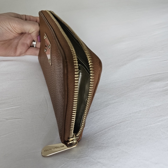 Michael Kors wallet - Picture 4 of 5